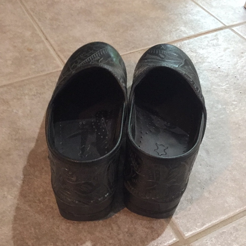 Shoes - Picture 5 of 5